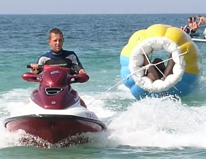 Water Inflatable Barf Ball Tow - Sports Equipment That Starts With A 评论和价格